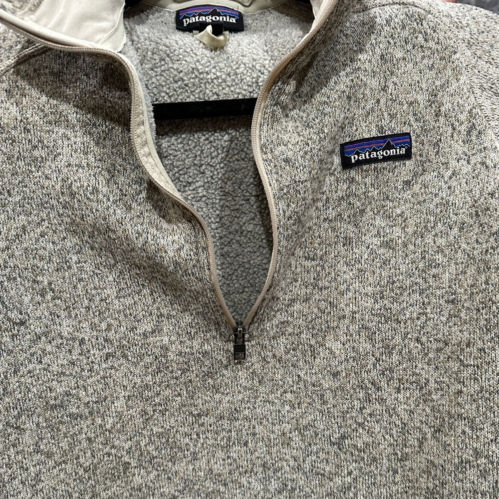 Patagonia women’s pullover medium